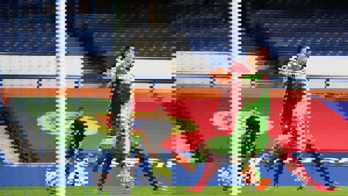 كلوب: فان دايك يحتاج إلى معجزة للعودة هذا الموسم