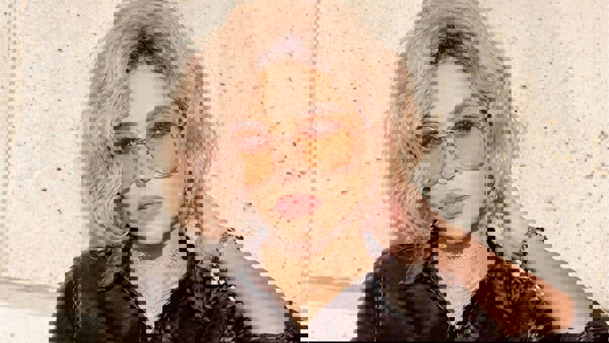 الفاشينيستا نهى نبيل تستعيد ألقها الإعلامي في "إكسبو دبي" بعيدا عن "السوشيال ميديا"