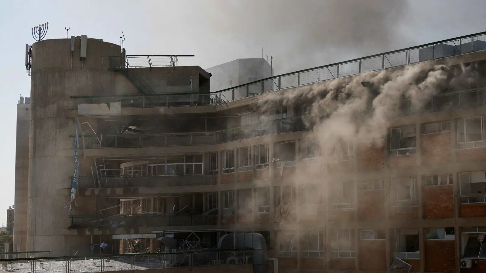 إيران تكشف عن "أهداف حساسة" قصفتها داخل إسرائيل