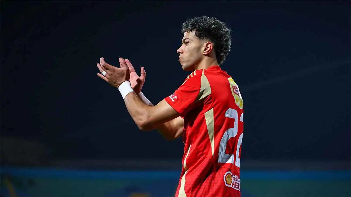 تفاصيل مكالمة سيد عبد الحفيظ مع إمام عاشور نجم الأهلي المصري