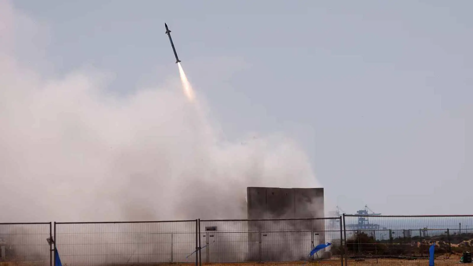 الدفاعات الإسرائيلية تعترض صاروخا حوثيا أطلق من اليمن