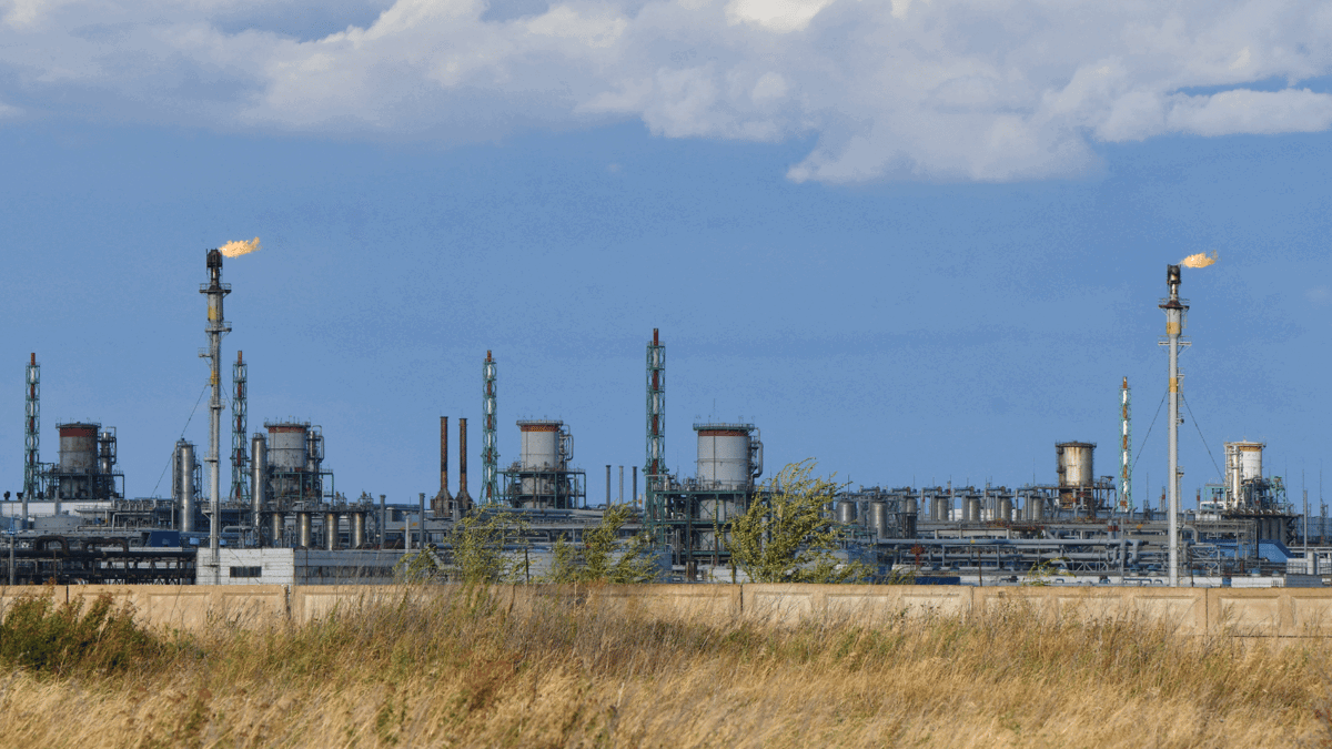 من يعاقب من؟.. أوروبا تواصل استيراد الغاز الروسي رغم العقوبات