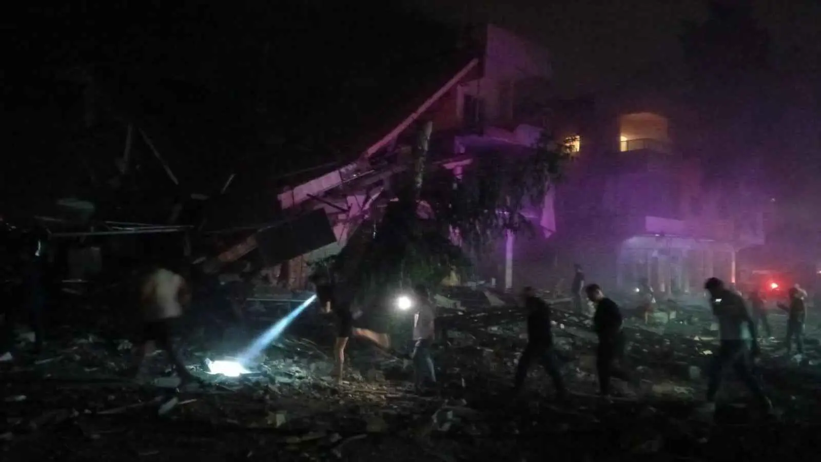 10 إصابات بقصف إسرائيلي استهدف النبطية جنوبي لبنان