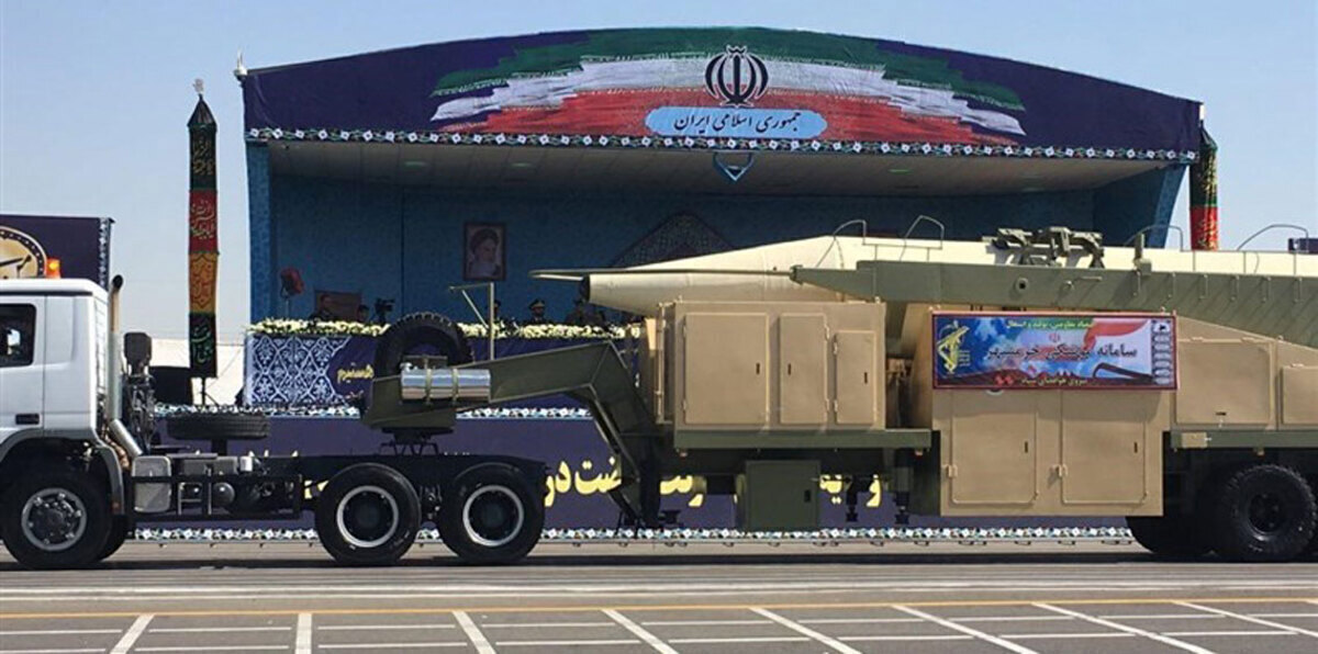 يصل مداه 2000 كم.. الحرس الثوري الإيراني يكشف عن صاروخ "خرمشهر" الباليستي