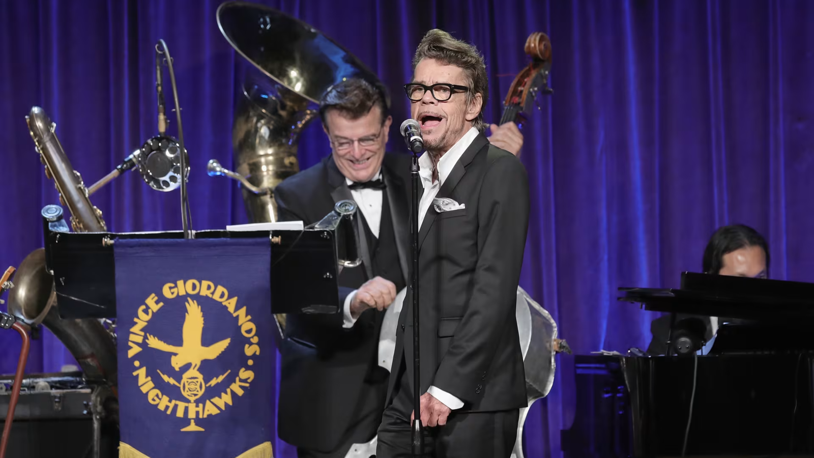 ديفيد جوهانسن يكافح السرطان ويطلب مساعدة