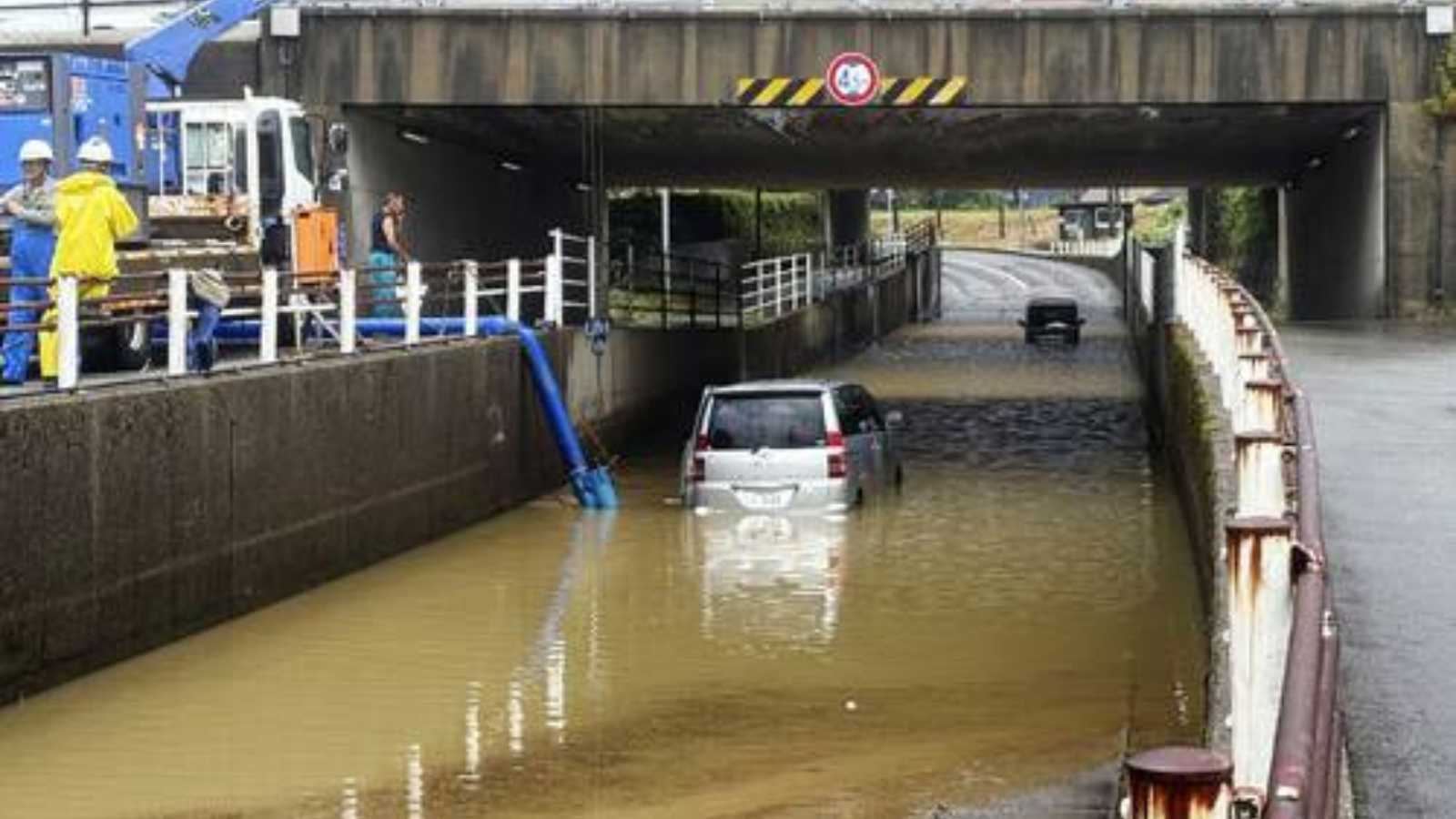 اليابان.. تحذيرات من انهيارات أرضية بسبب الأمطار الغزيرة