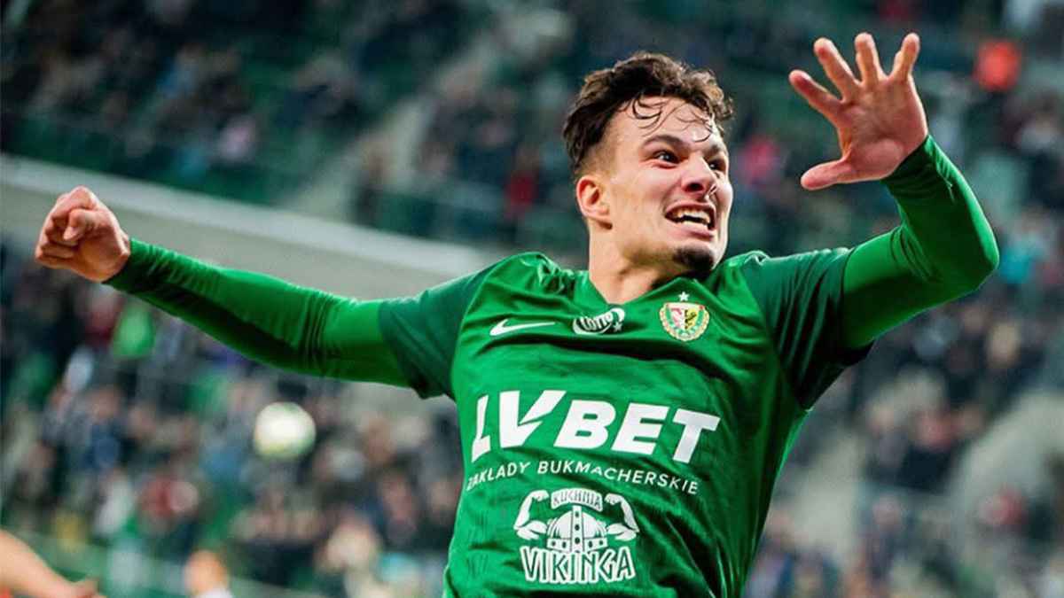 تمرد على ناديه من أجل الأهلي.. من هو أسد الحملاوي؟