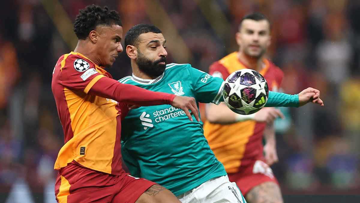 لماذا سحب سلوت محمد صلاح مبكرًا أمام غلطة سراي؟ 