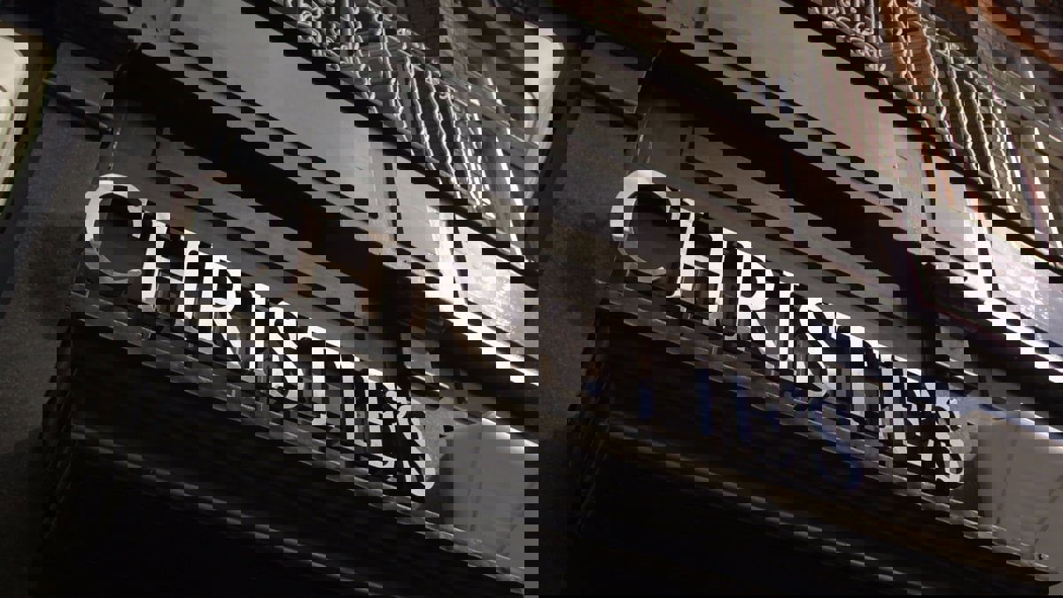 عرض نيازك من الفضاء الخارجي في مزاد "كريستيز"