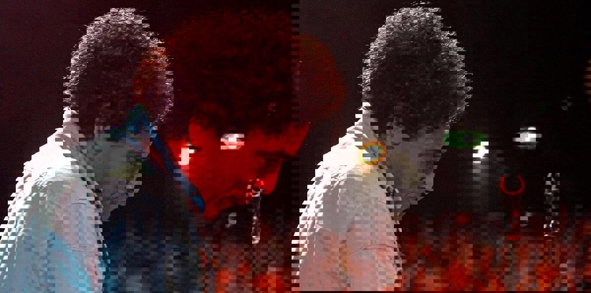 شقيق محمد منير يوضح حقيقة إصابته بـ"حالة حرجة"