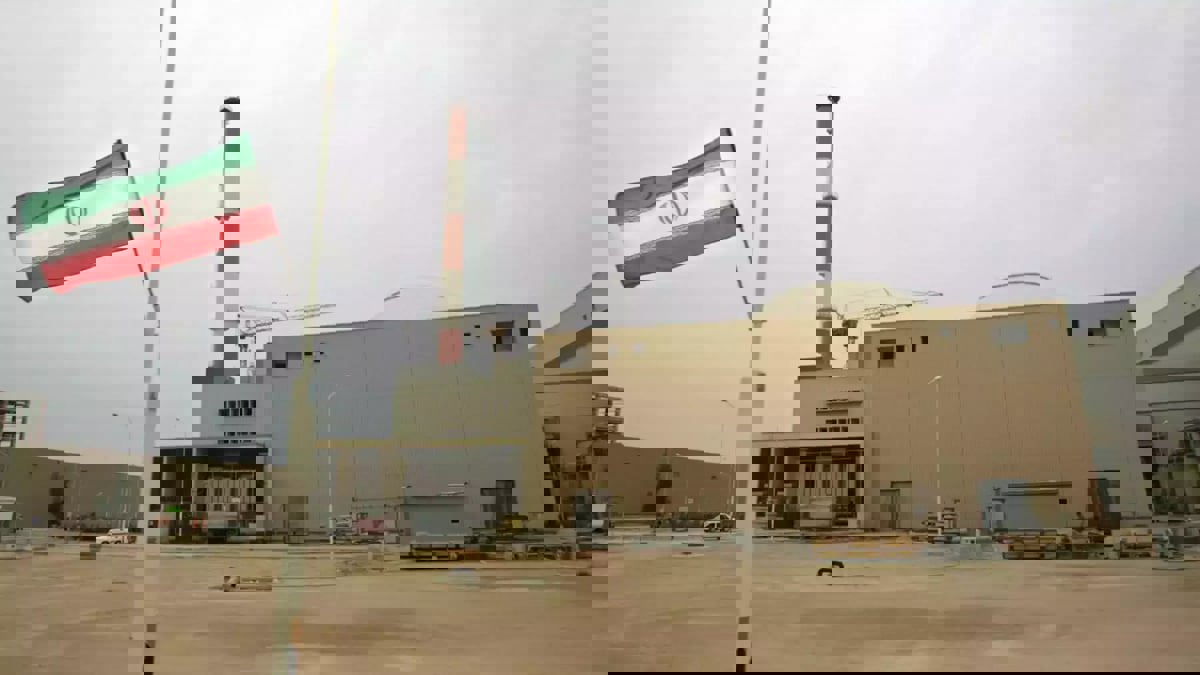 بعد سماع انفجار ضخم.. إيران تعلن عن تدريب جوي فوق نطنز