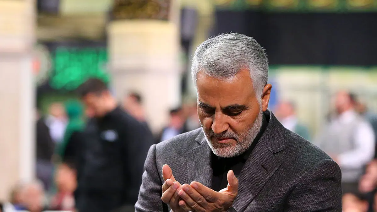 ماذا يفعل قاسم سليماني في جامع أم الطبول في بغداد؟