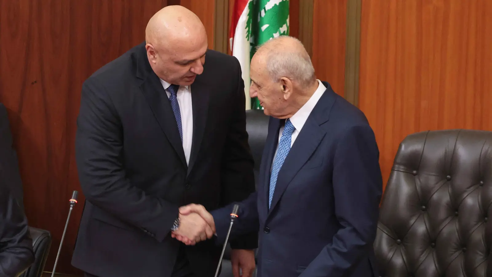 الفكاهة تكسر التوتر في جلسة انتخاب الرئيس اللبناني جوزيف عون