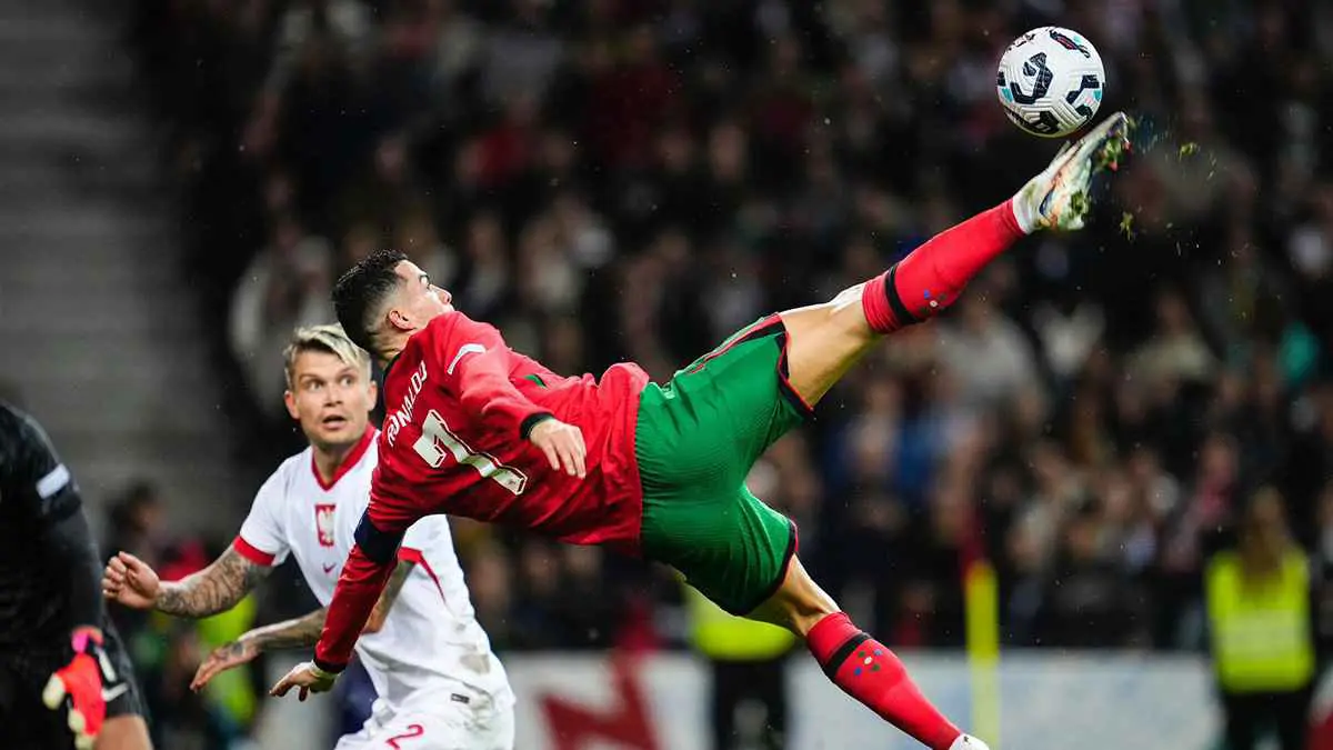 نرقص مع كريستيانو.. مقصية رونالدو تثير جنون عصام الشوالي (فيديو)