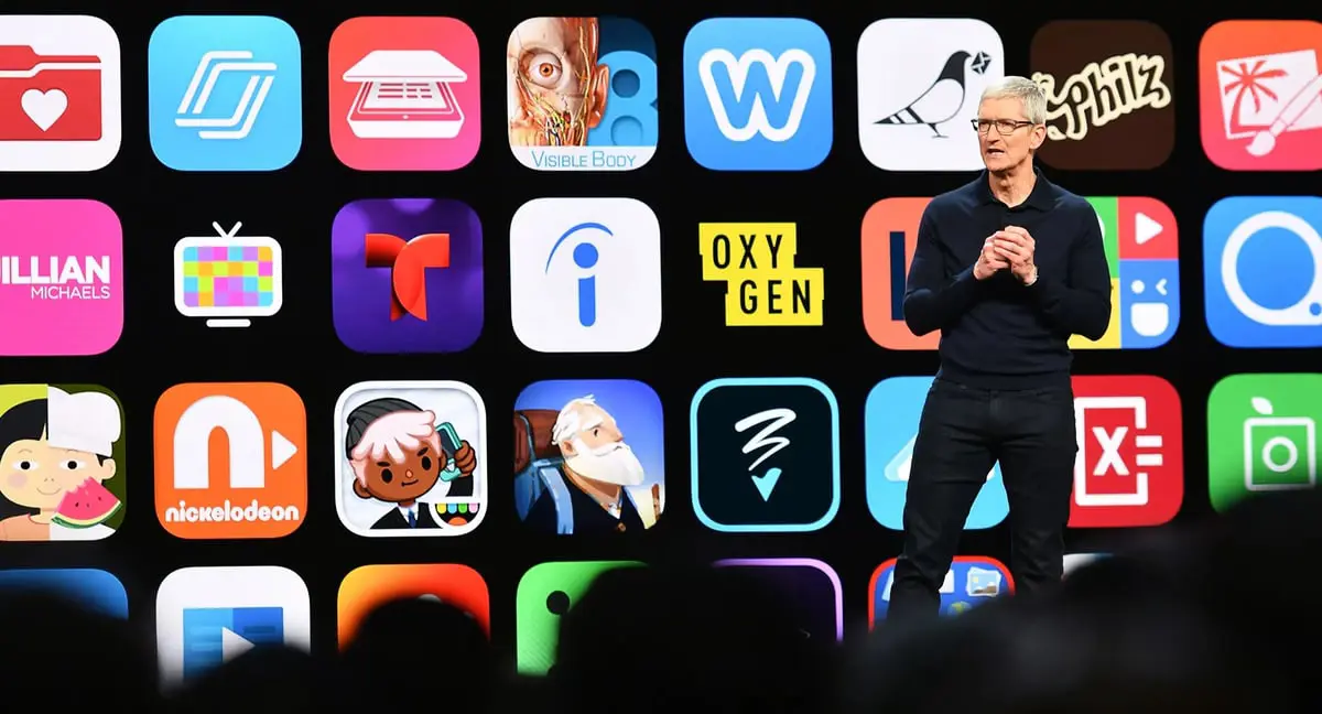 "أبل" ترضخ وتتيح للمطورين توزيع تطبيقاتهم على المستهلكين