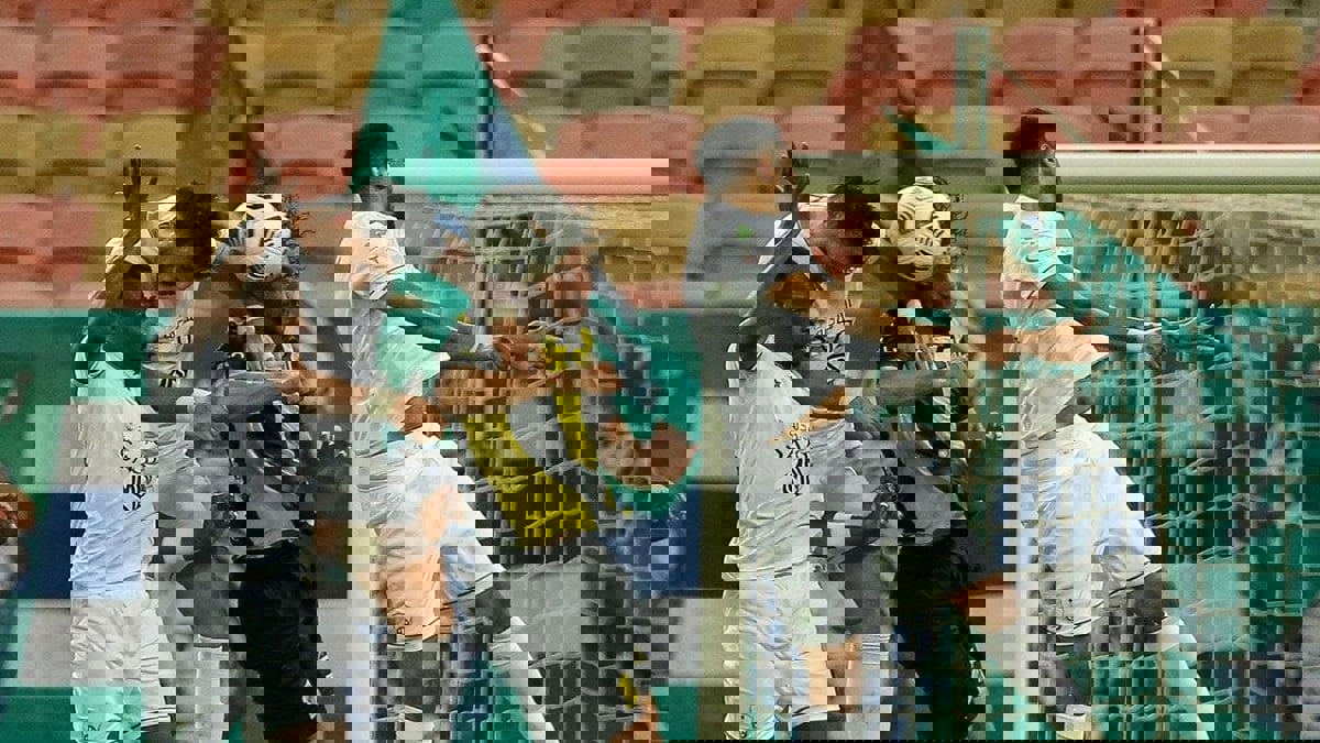 الموعد والقنوات الناقلة والتشكيل المتوقع.. كل ما تريد معرفته عن مباراة الأهلي ضد الاتحاد