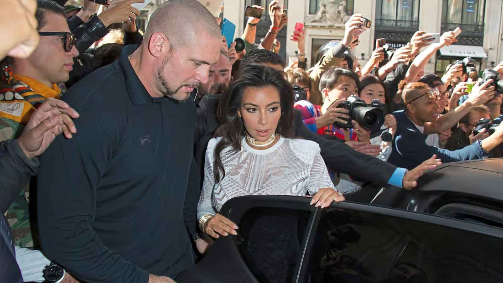 فرنسا.. نموّ لافت لـ"مهنة" الحماية الشخصية للمشاهير والأثرياء‎