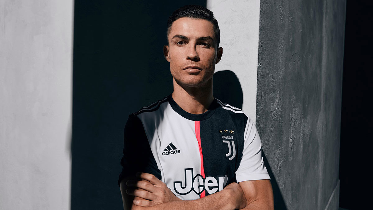 يوفنتوس يكشف عن قميصه الجديد (صور)