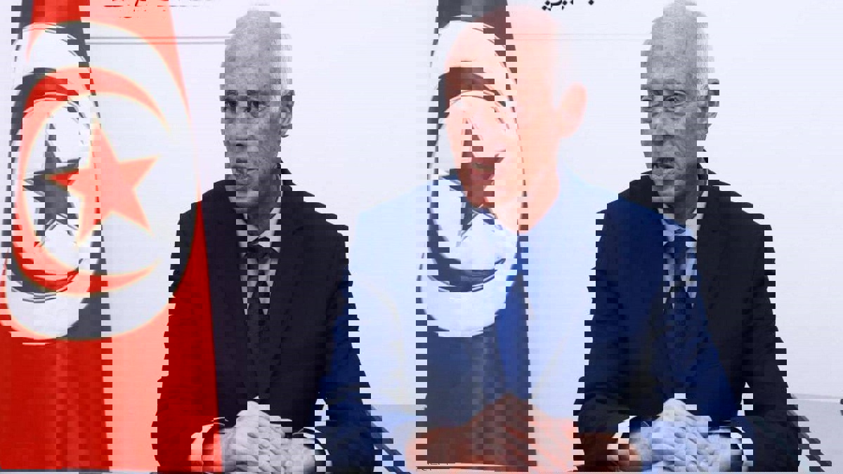 الرئاسة التونسية توضح حقيقة خشية قيس سعيد من ركوب الطائرة؟