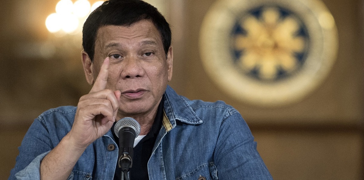 دوتيرتي يطلب من الكونغرس تجنيد 20 ألف جندي لمواجهة "داعش"