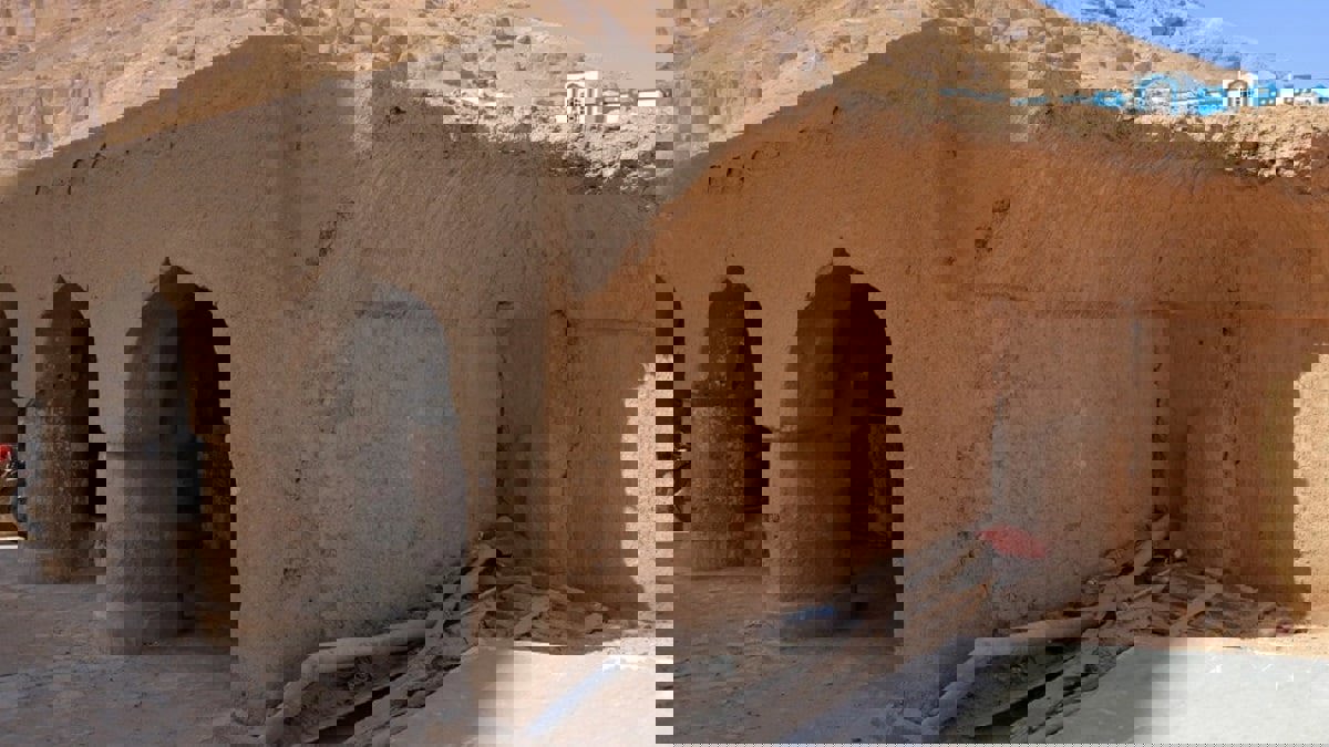 "قصر سيئون".. أكبر أبنية اليمن الطينية يواجه خطر الانهيار (صور)