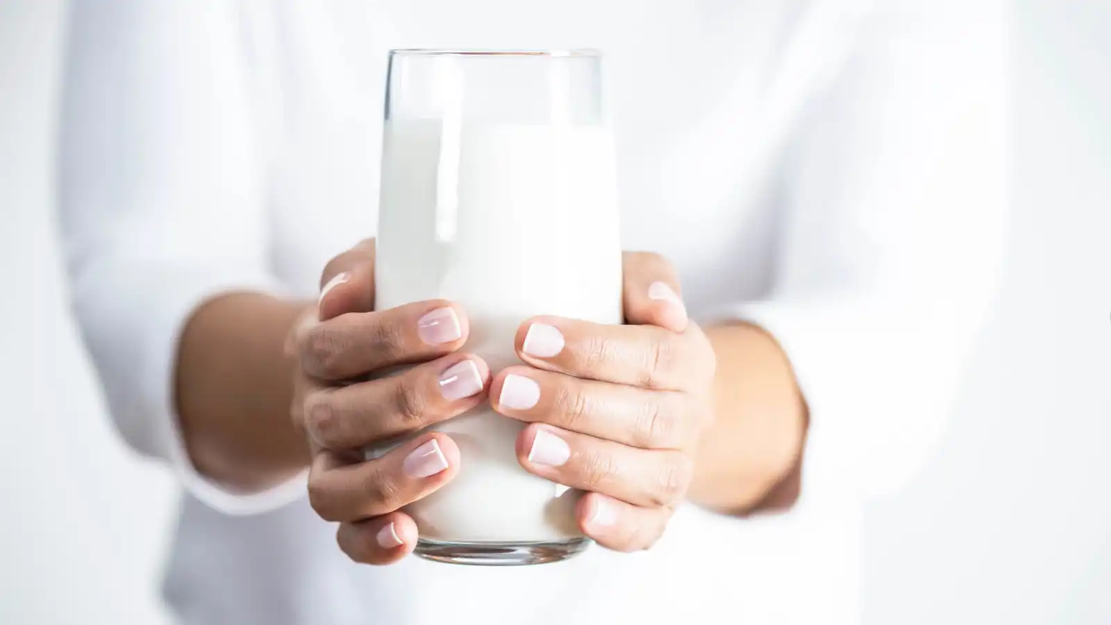 الانتفاخ بعد الحليب.. إليك الخيارات الأكثر أمانا لمعدتك