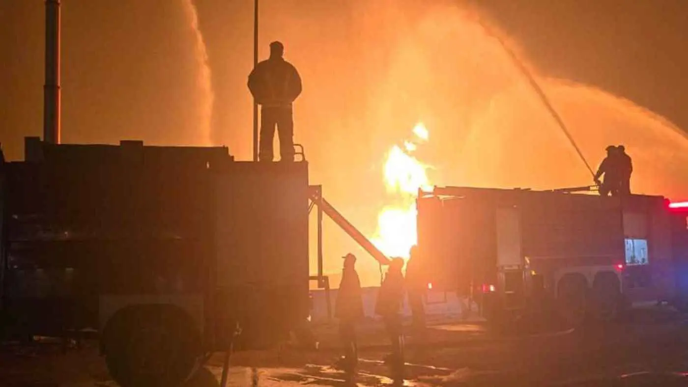 مصر.. حريق ضخم إثر انفجار خط غاز في القليوبية (صور)