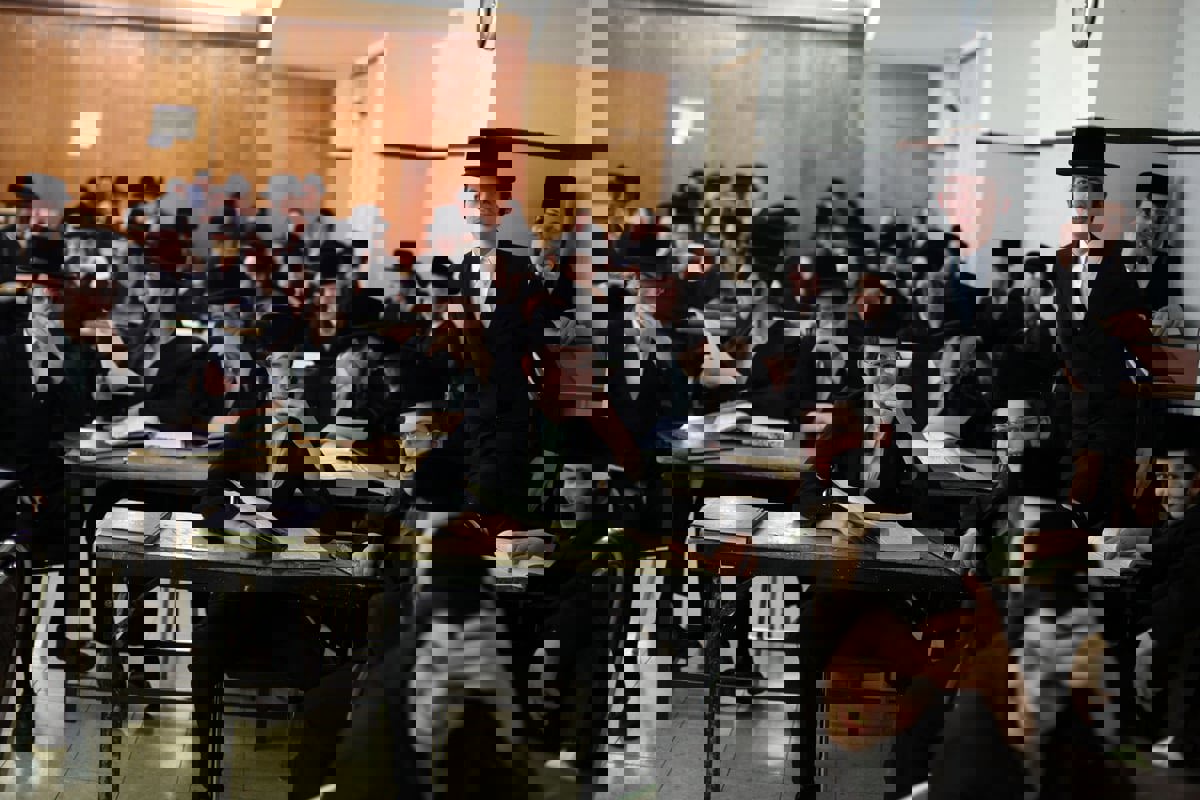 "تمويل مدارس الحريديم".. عنوان أزمة جديدة في إسرائيل