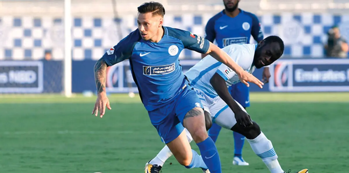 صورة "زاراتي" محترف النصر الإماراتي يدخن الشيشة تثير غضب الجماهير.. والنادي يرد