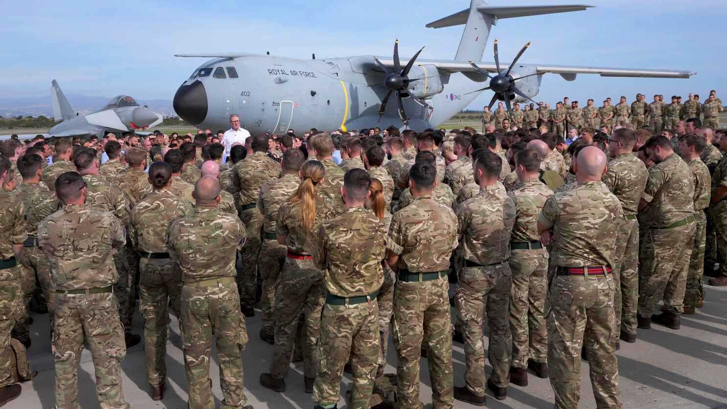 قوة ردع وإسناد.. ترامب يقترح "جيش مقاولين" لحماية أوكرانيا