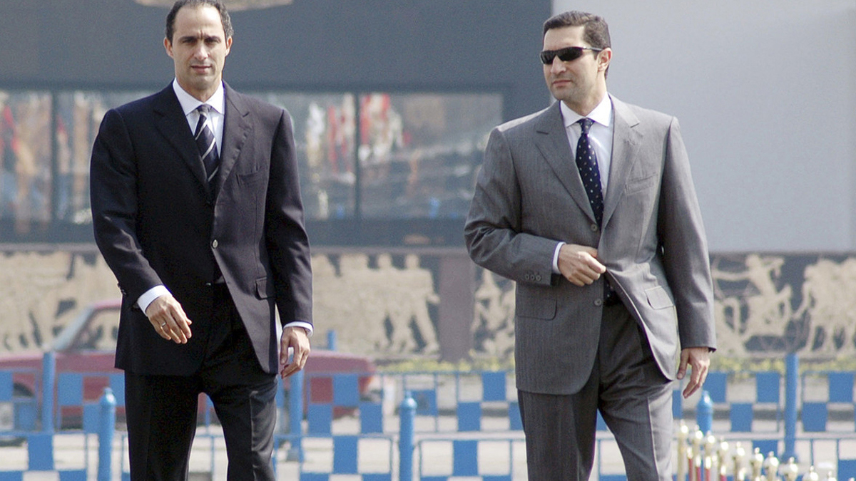 الاتحاد الأوروبي يرفع العقوبات المفروضة على مبارك وعائلته