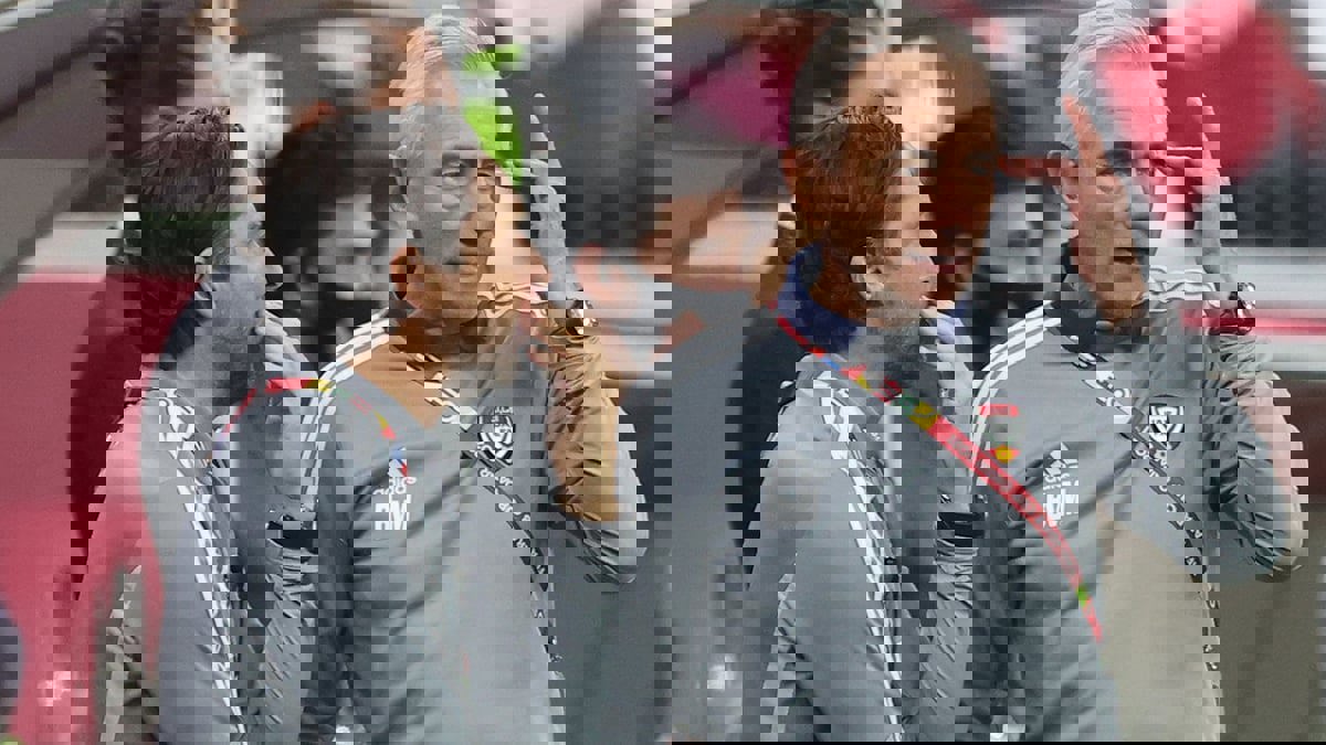 لجنة المنتخبات توصي بالإبقاء على فان مارفيك مدربًا لمنتخب الإمارات