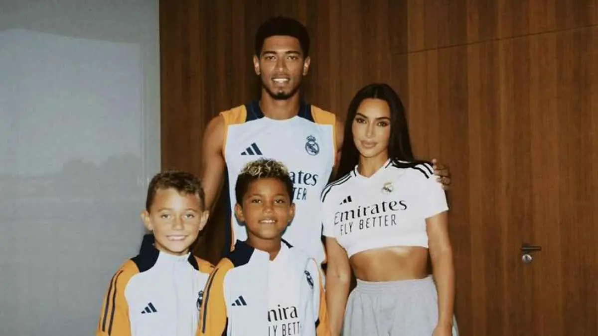 بعكس رغبة أطفالها.. كيم كارداشيان تكسر حاجز الصمت حول علاقتها ببيلينغهام