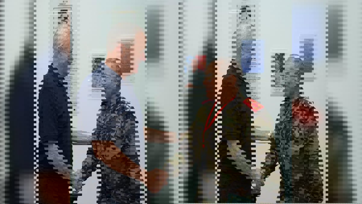 خلال لقائه قائد الجيش المغربي.. غانتس يشيد بتطور العلاقات الأمنية مع الرباط