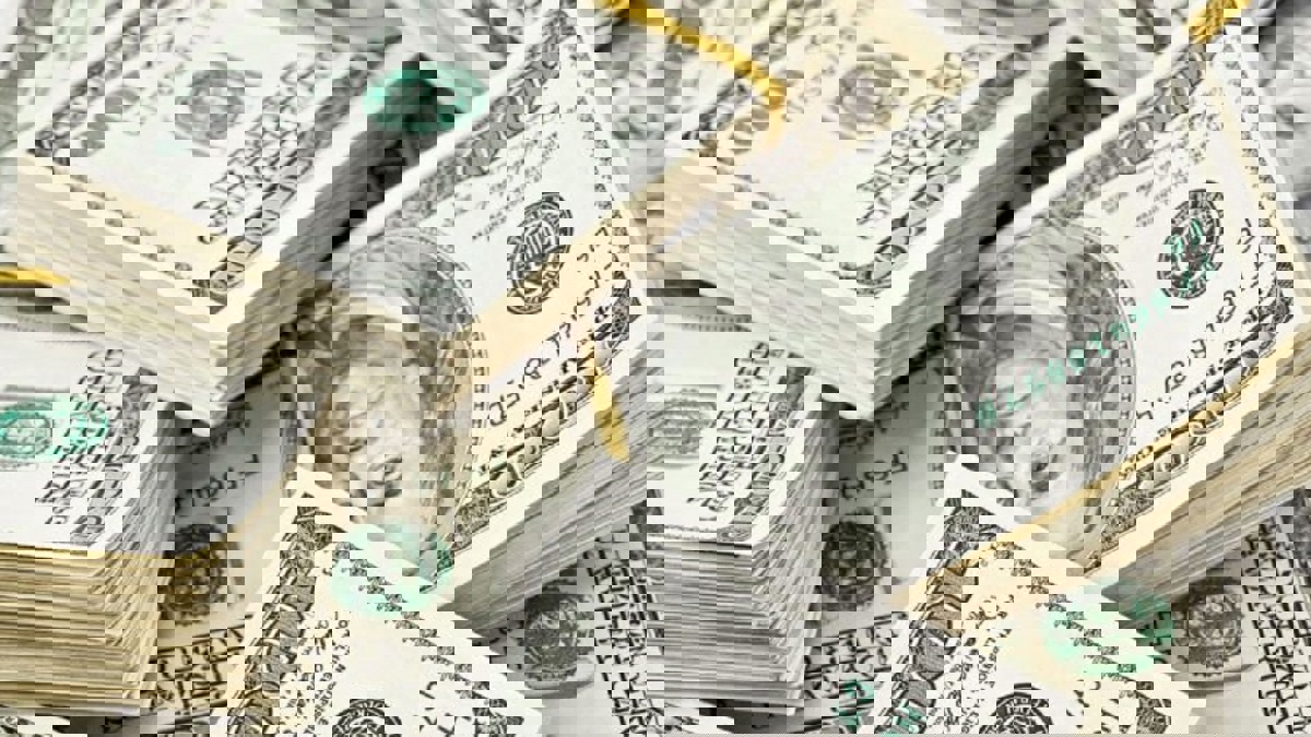 الدولار يتجه صوب الانخفاض للأسبوع الثاني