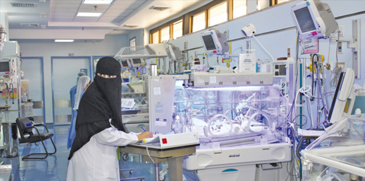 هل يتحول حلم السعوديين بالتأمين الصحي الشامل إلى واقع؟