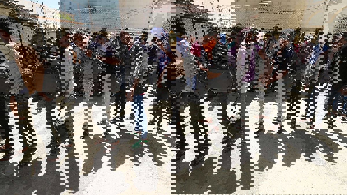 شبكة حقوقية يمنية تتهم الحوثيين بارتكاب محرقة "الرقو"  بحق مهاجرين أفارقة