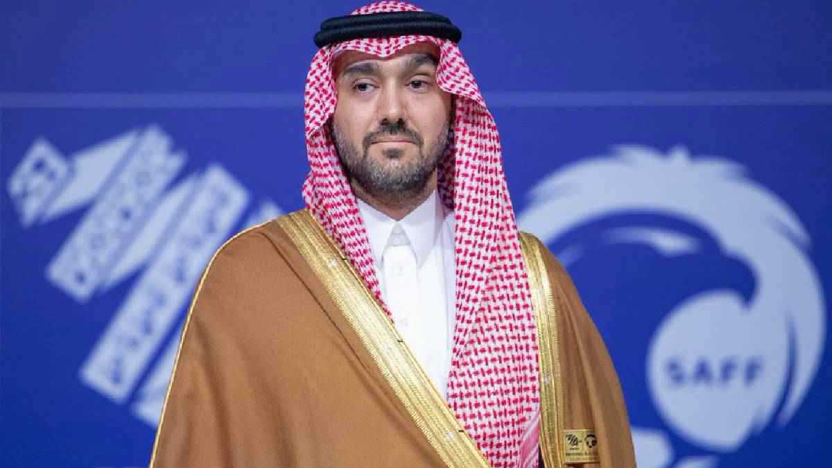 توجيه "فوري" من وزير الرياضة السعودي بعد أزمة قرارات السوبر