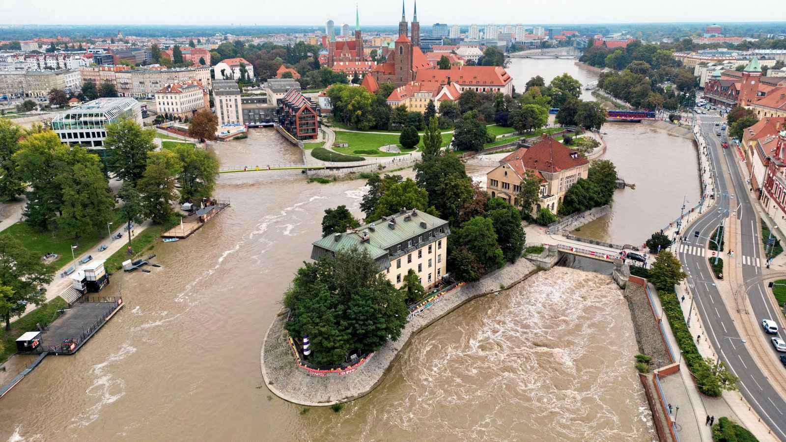 بولندا.. تضرّر 57 ألف شخص جراء الفيضانات