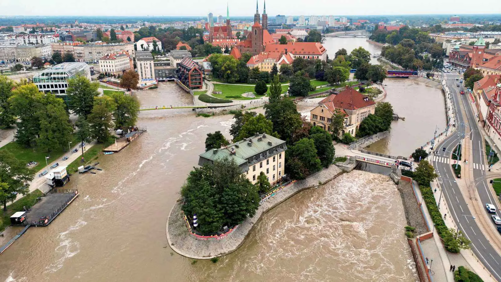 بولندا.. تضرّر 57 ألف شخص جراء الفيضانات