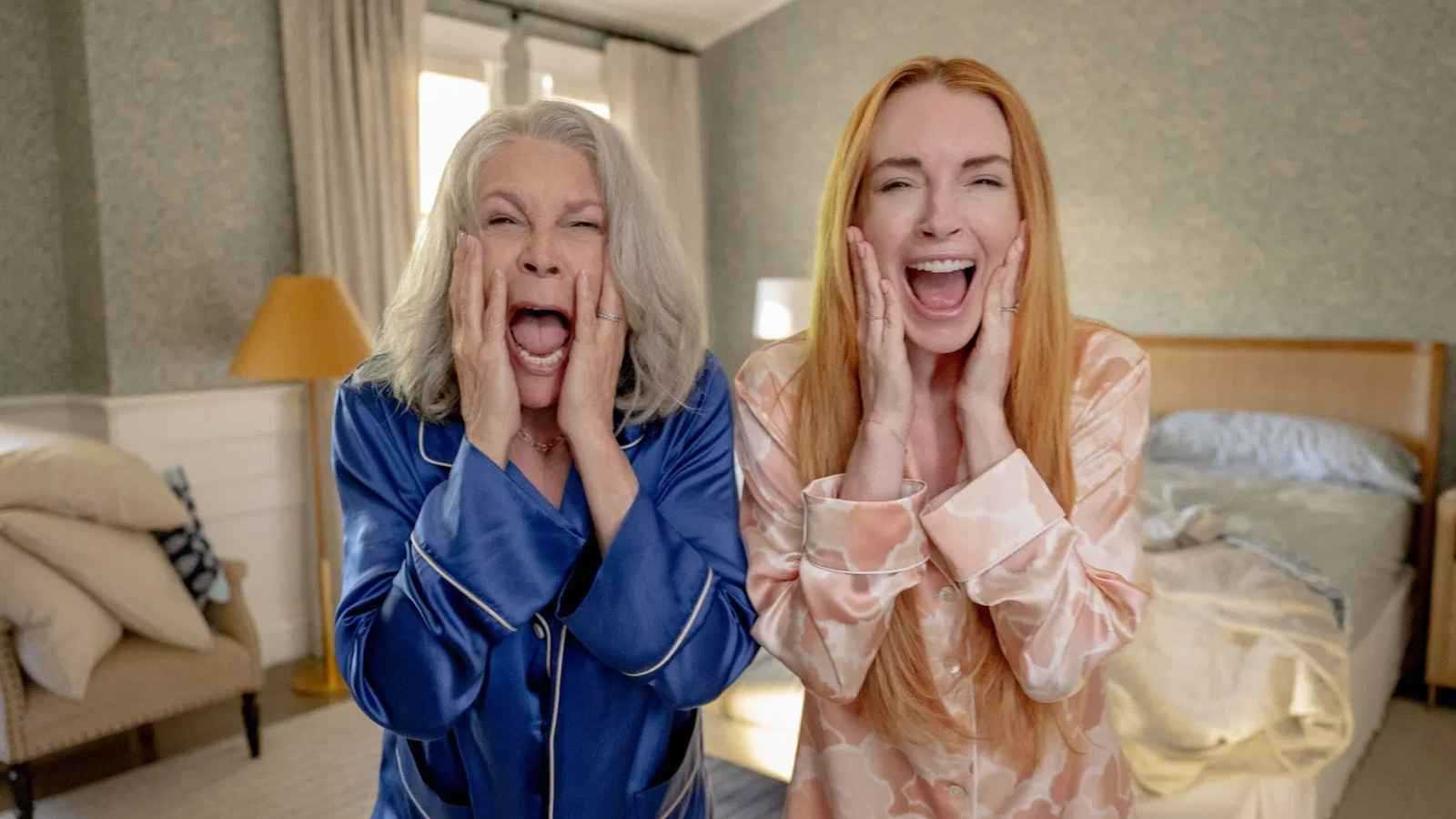 بعد 22 عاماً.. نجوم "Freakier Friday" يحتفلون بإطلاق جزئه الثاني (فيديو)