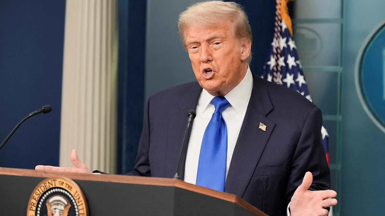 البيت الأبيض: ترامب يدعم نجاح سوريا برفع العقوبات المفروضة عليها