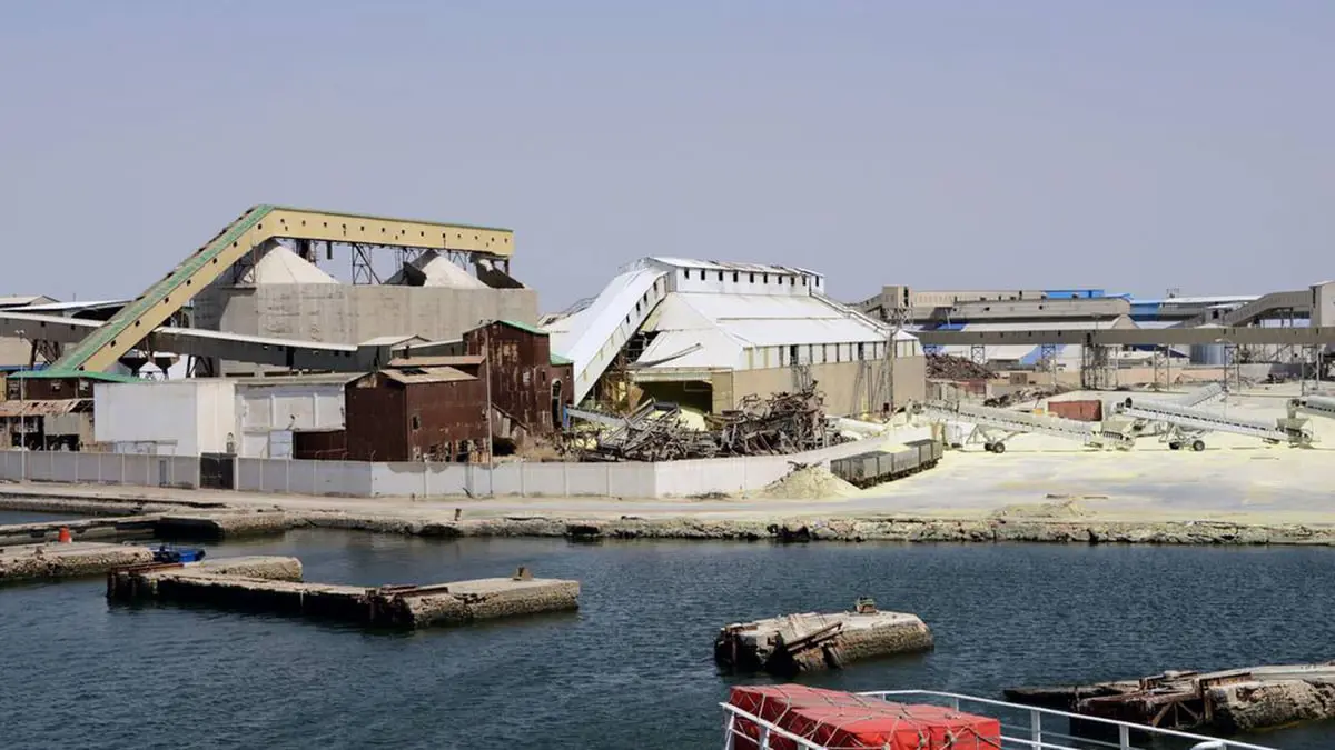 تونس.. التوتر يعود لقطاع الفوسفات ومحتجون يستولون على7 شاحنات