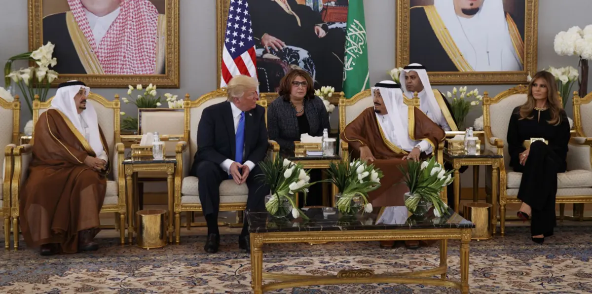 البيت الأبيض: ترامب بحث مع الملك سلمان أزمة قطر