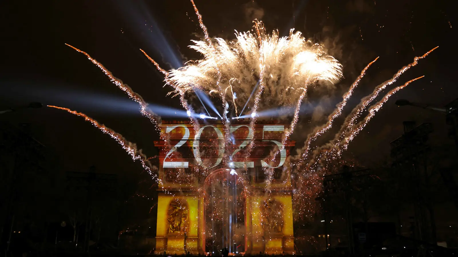 احتفال رأس السنة في فرنسا يتحول إلى ليلة دامية