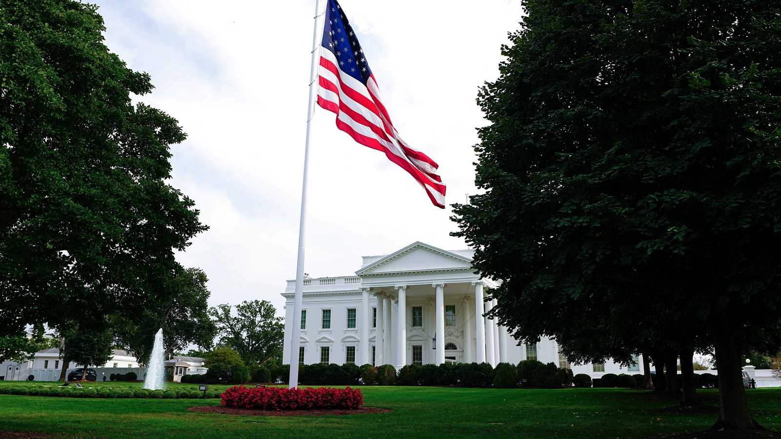 "فضيحة تجسس".. تنذر باشتعال أزمة سياسية بين أمريكا وبريطانيا