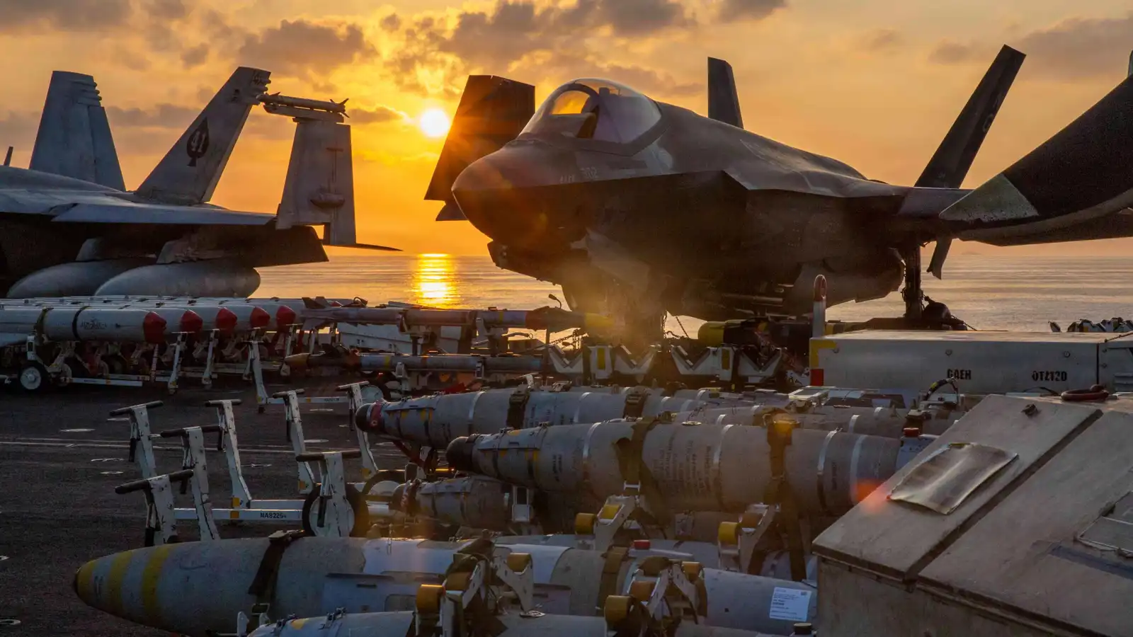 القيادة المركزية الأمريكية تنشر مقاطع جديدة لهجماتها في إيران (فيديو)