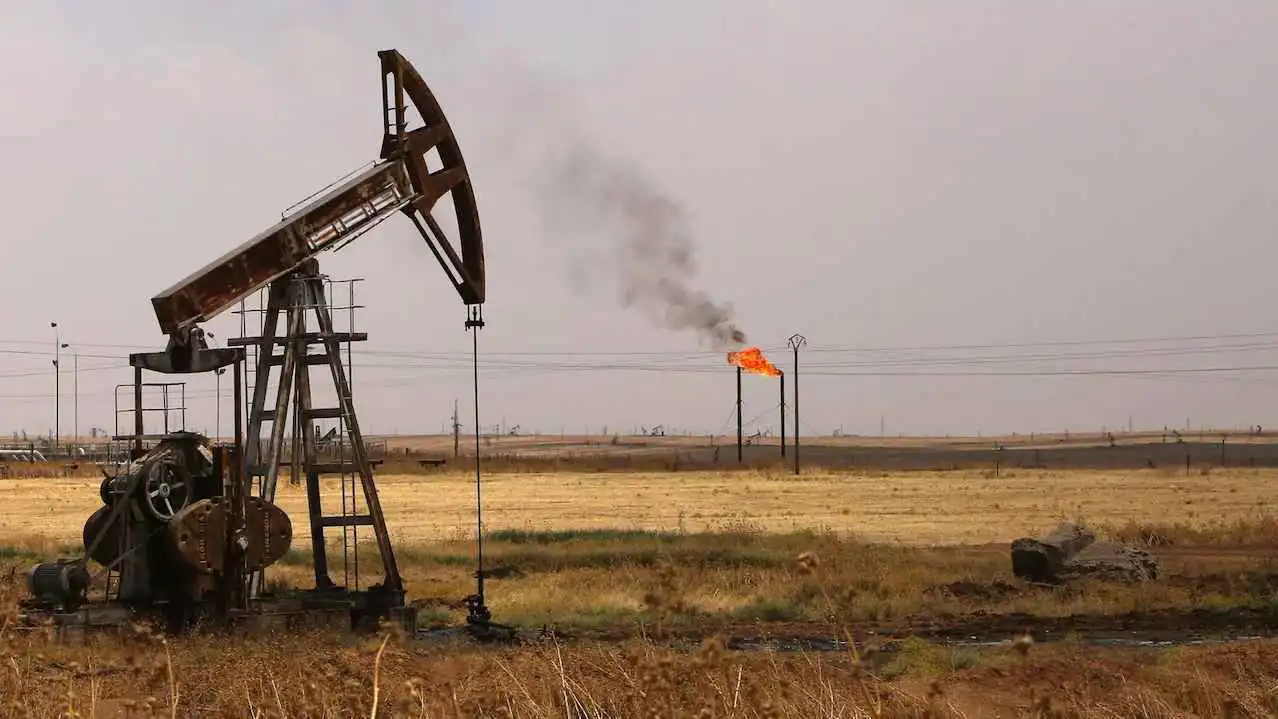 الحكومة السورية تبدأ باستخراج النفط من الحقول المحررة