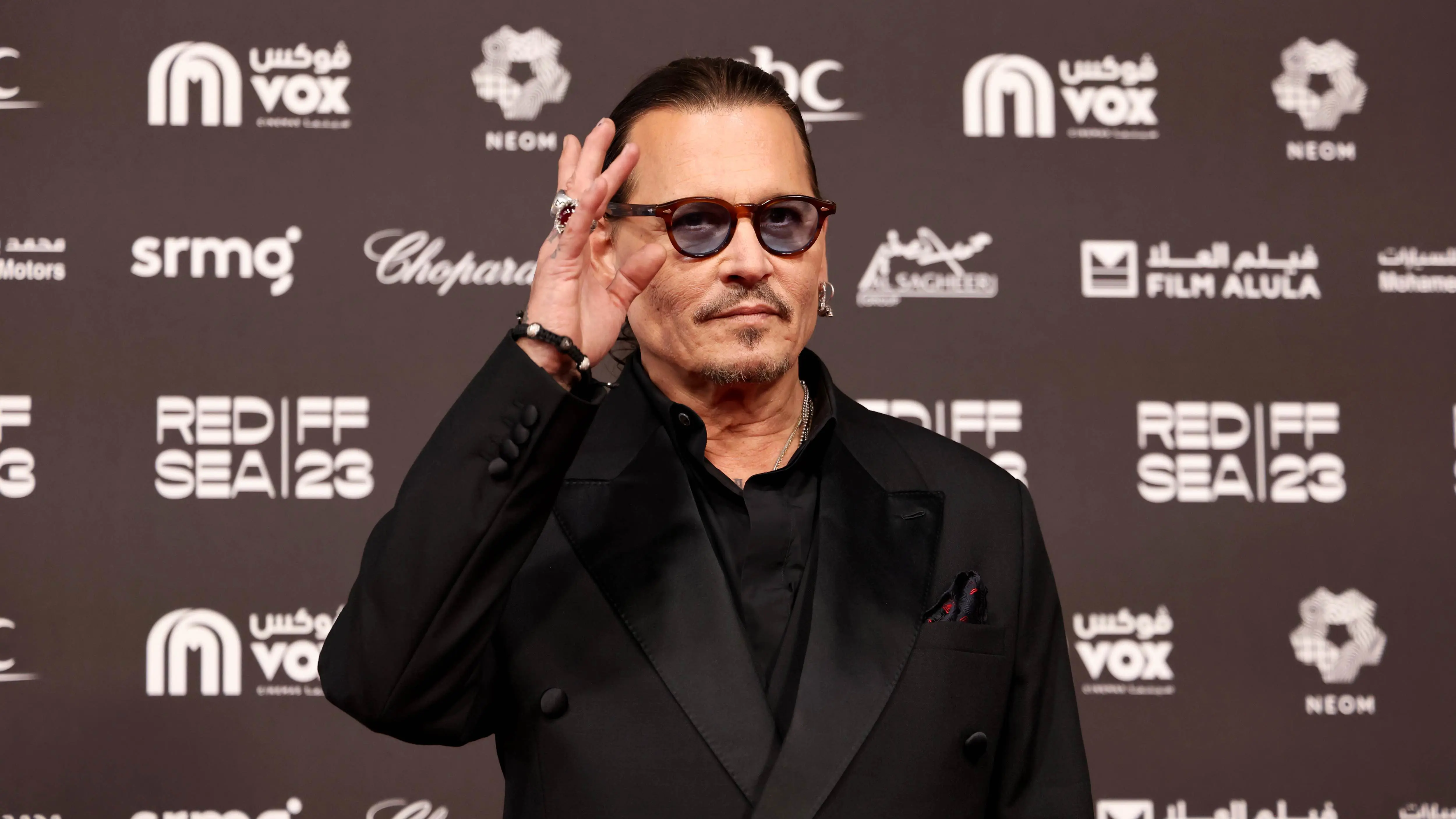 مصور يكشف عن صورة "نادرة" لجوني ديب