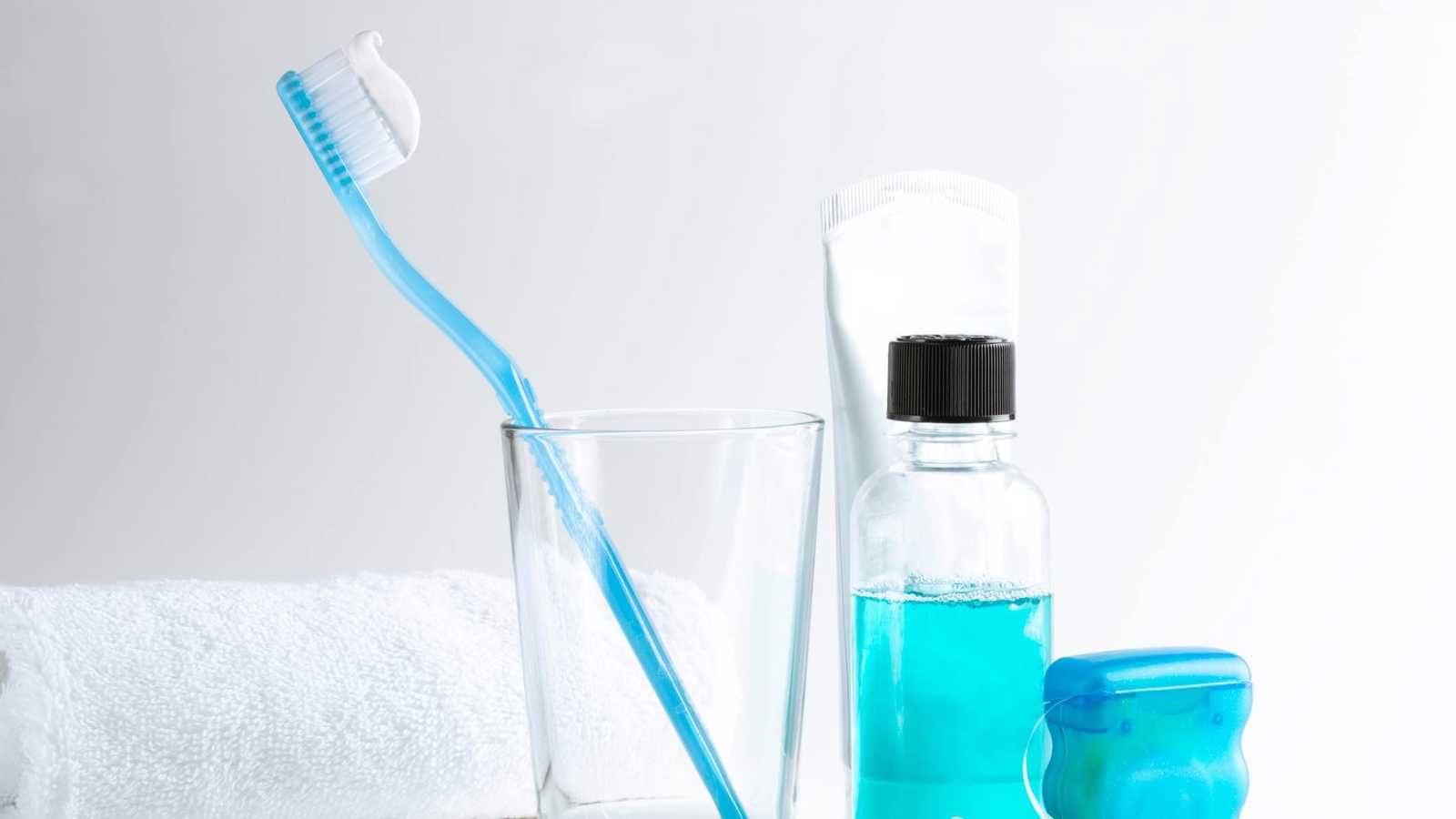 معجون وخيط الأسنان.. مصدر غير متوقع لتلوث البلاستيك